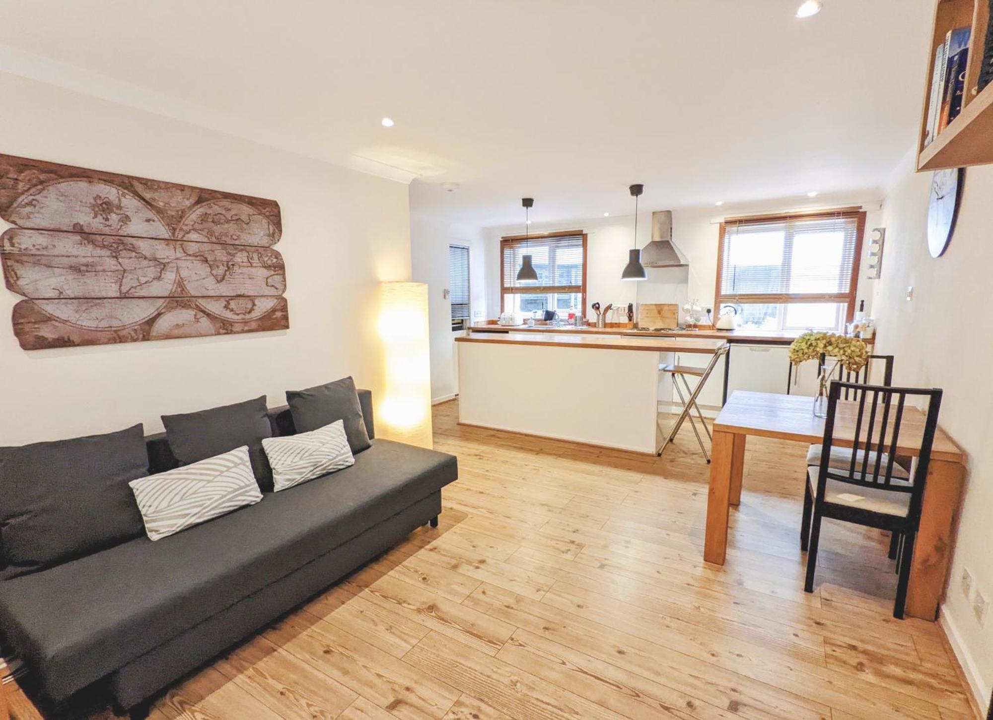 Newly Refurbished In Town Center Apartment St. Andrews Exterior photo