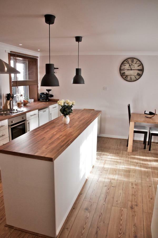 Newly Refurbished In Town Center Apartment St. Andrews Exterior photo