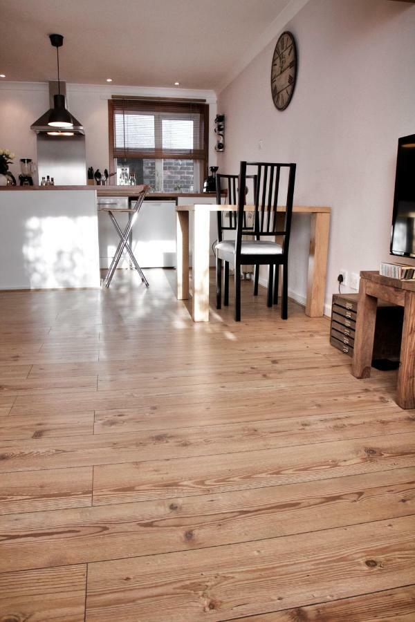 Newly Refurbished In Town Center Apartment St. Andrews Exterior photo