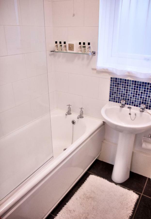 Newly Refurbished In Town Center Apartment St. Andrews Exterior photo